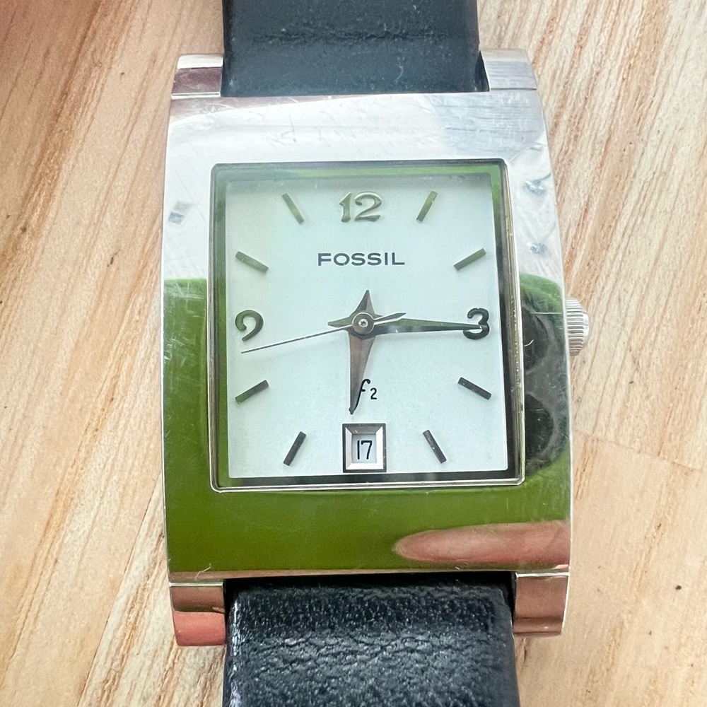 Fossil f2 ladies rectangular silver tone black leather dress watch NEW BATTERY